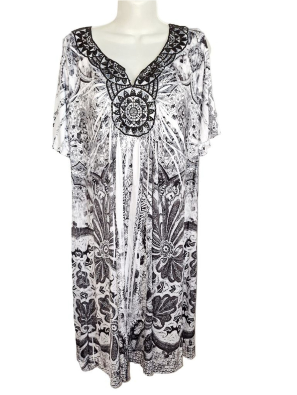 World Unity Plus Size 1X Black & White Paisley boho embroidered Maxi Dress
